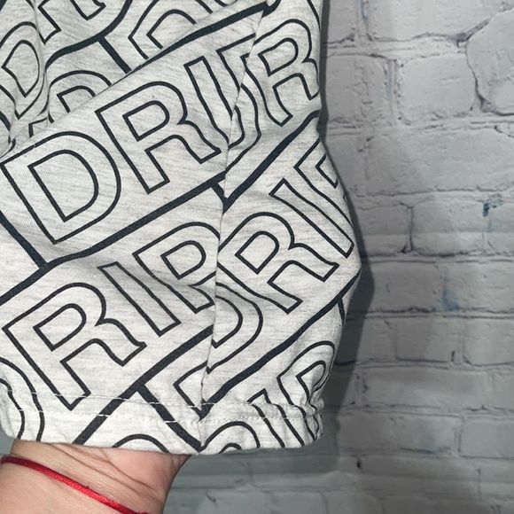 Graphic Drip Tee Small - Picture 6 of 10